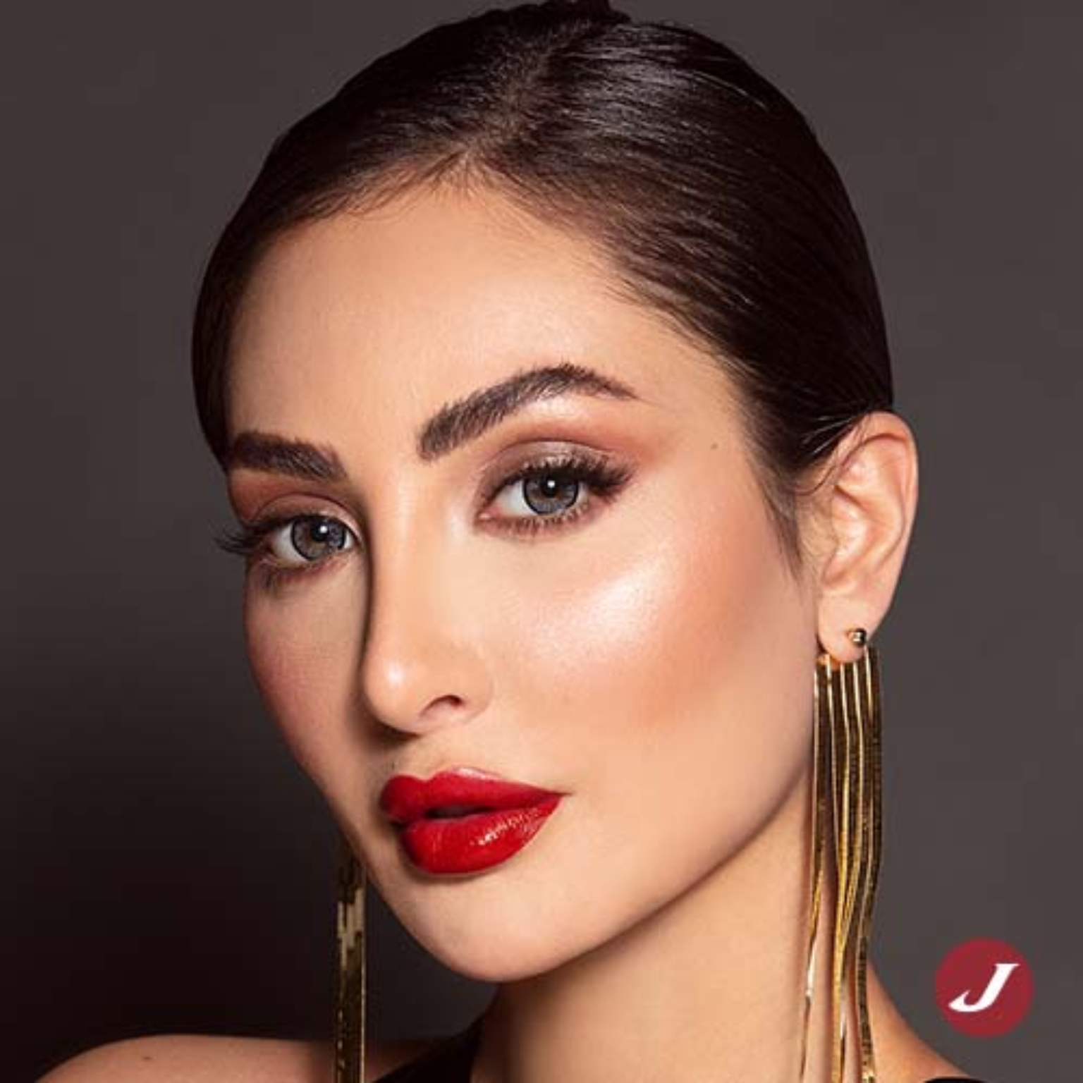 رمادي فحمي - عمارة
